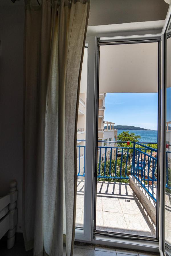 Apartments Vila Nikolic Rafailovici Bagian luar foto