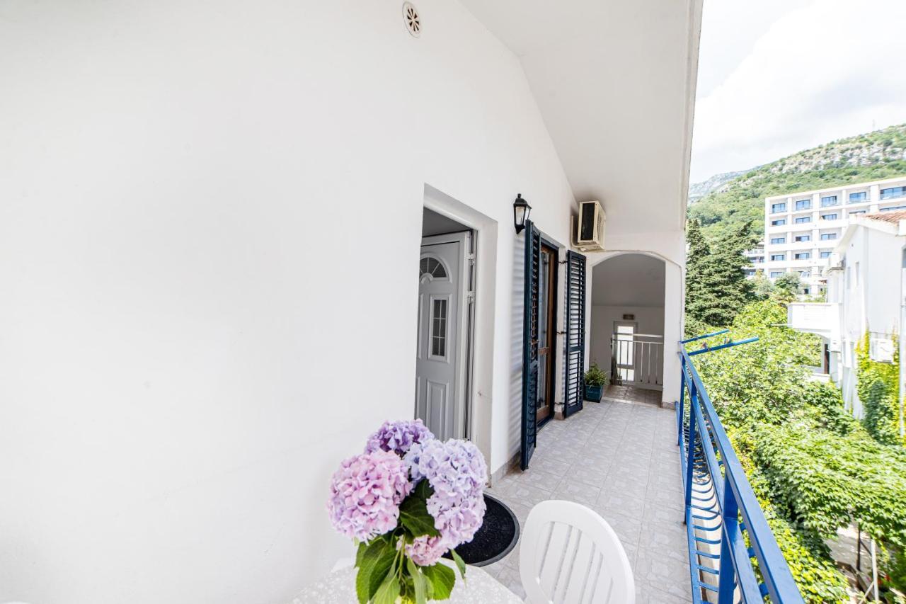 Apartments Vila Nikolic Rafailovici Bagian luar foto