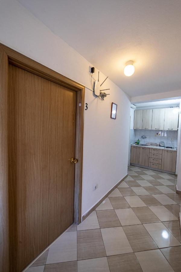 Apartments Vila Nikolic Rafailovici Bagian luar foto