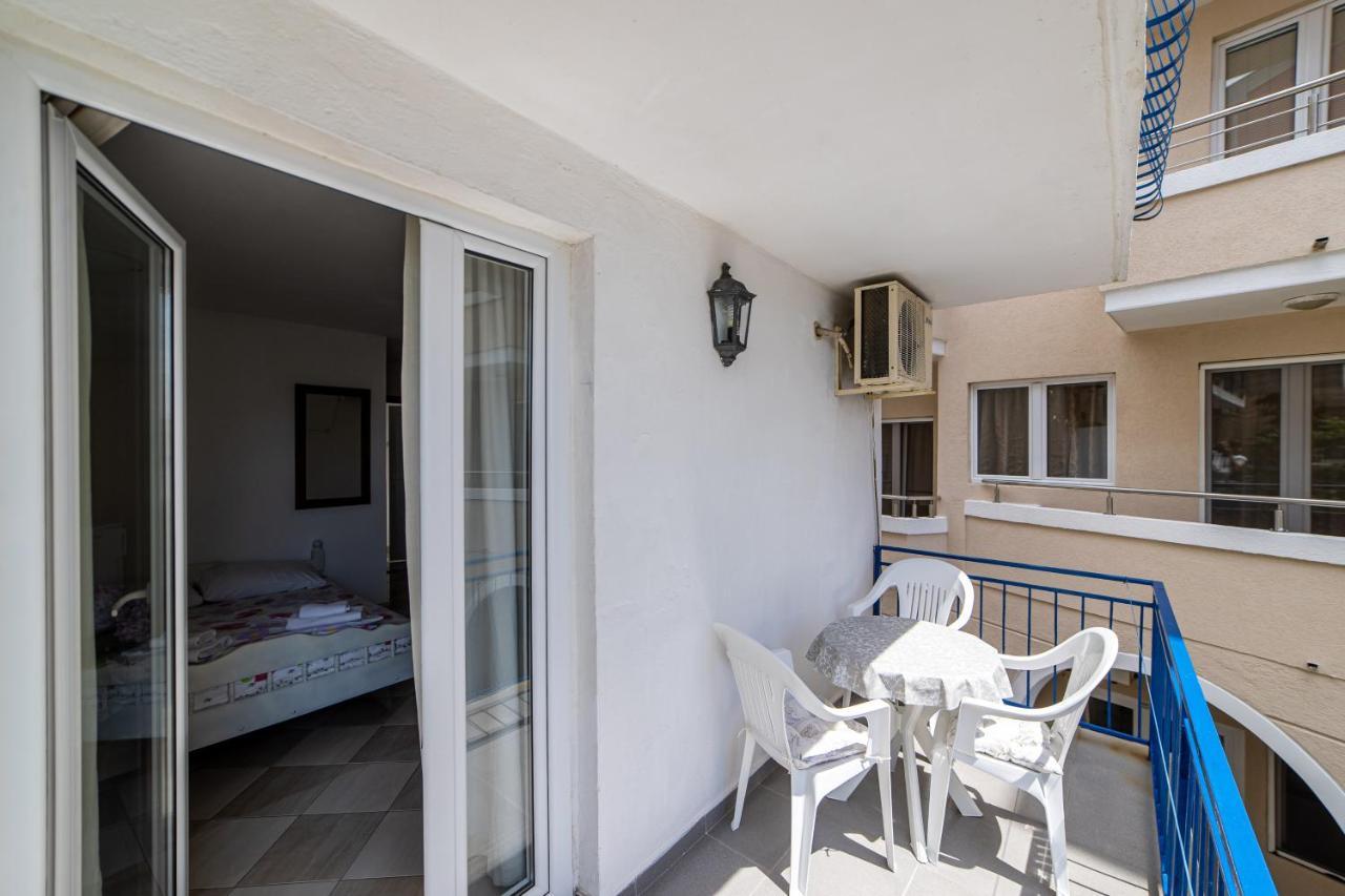 Apartments Vila Nikolic Rafailovici Bagian luar foto