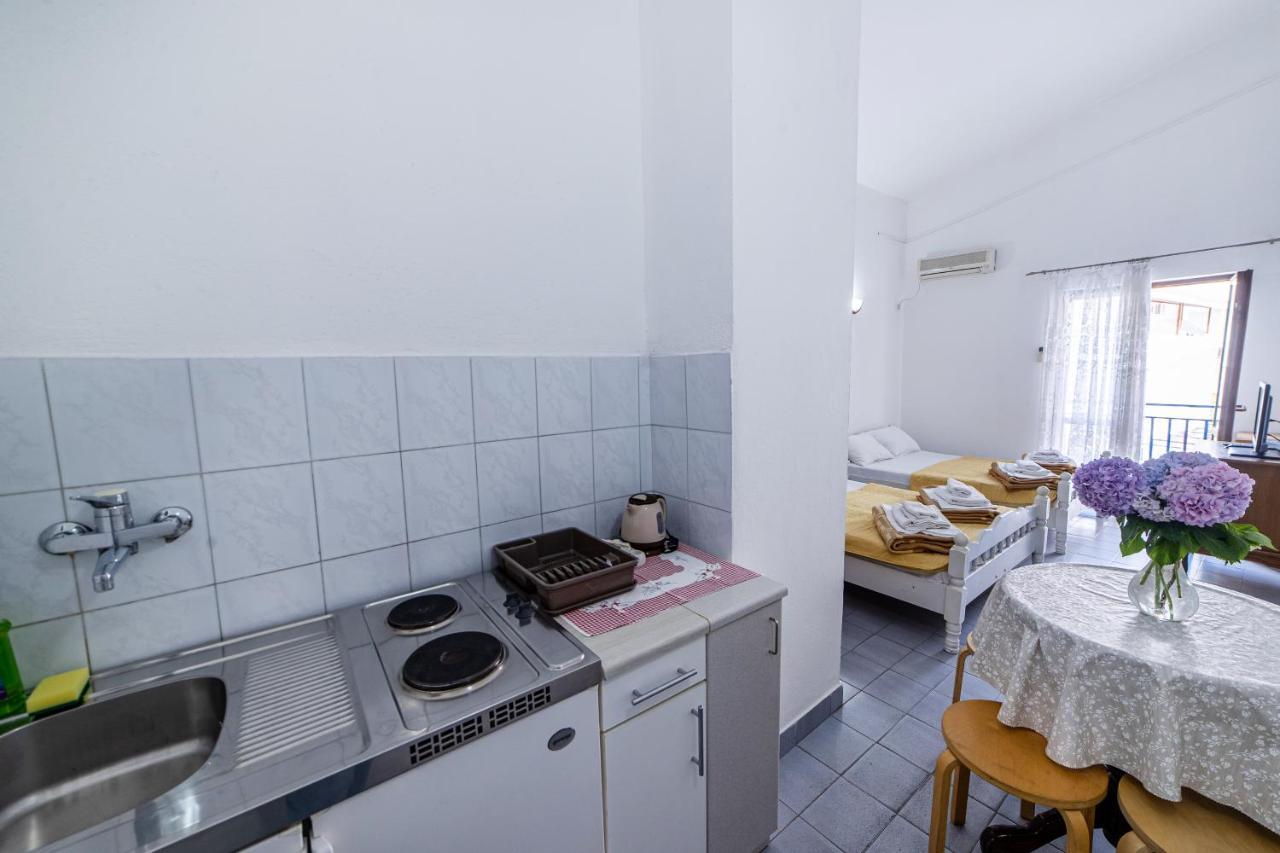 Apartments Vila Nikolic Rafailovici Bagian luar foto