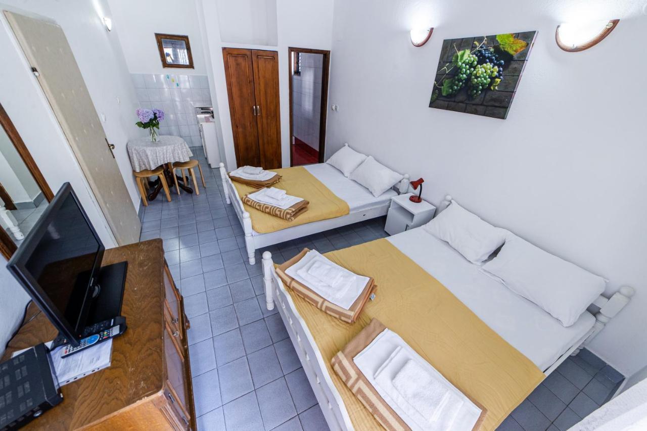 Apartments Vila Nikolic Rafailovici Bagian luar foto